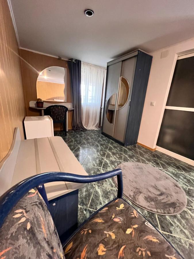 Hypnotic Villa Piteşti Esterno foto
