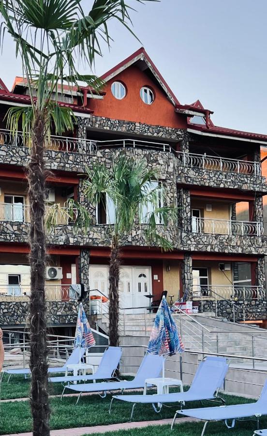 Hypnotic Villa Piteşti Esterno foto