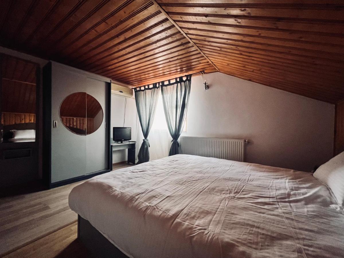 Hypnotic Villa Piteşti Esterno foto