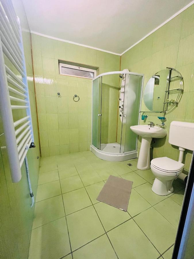 Hypnotic Villa Piteşti Esterno foto
