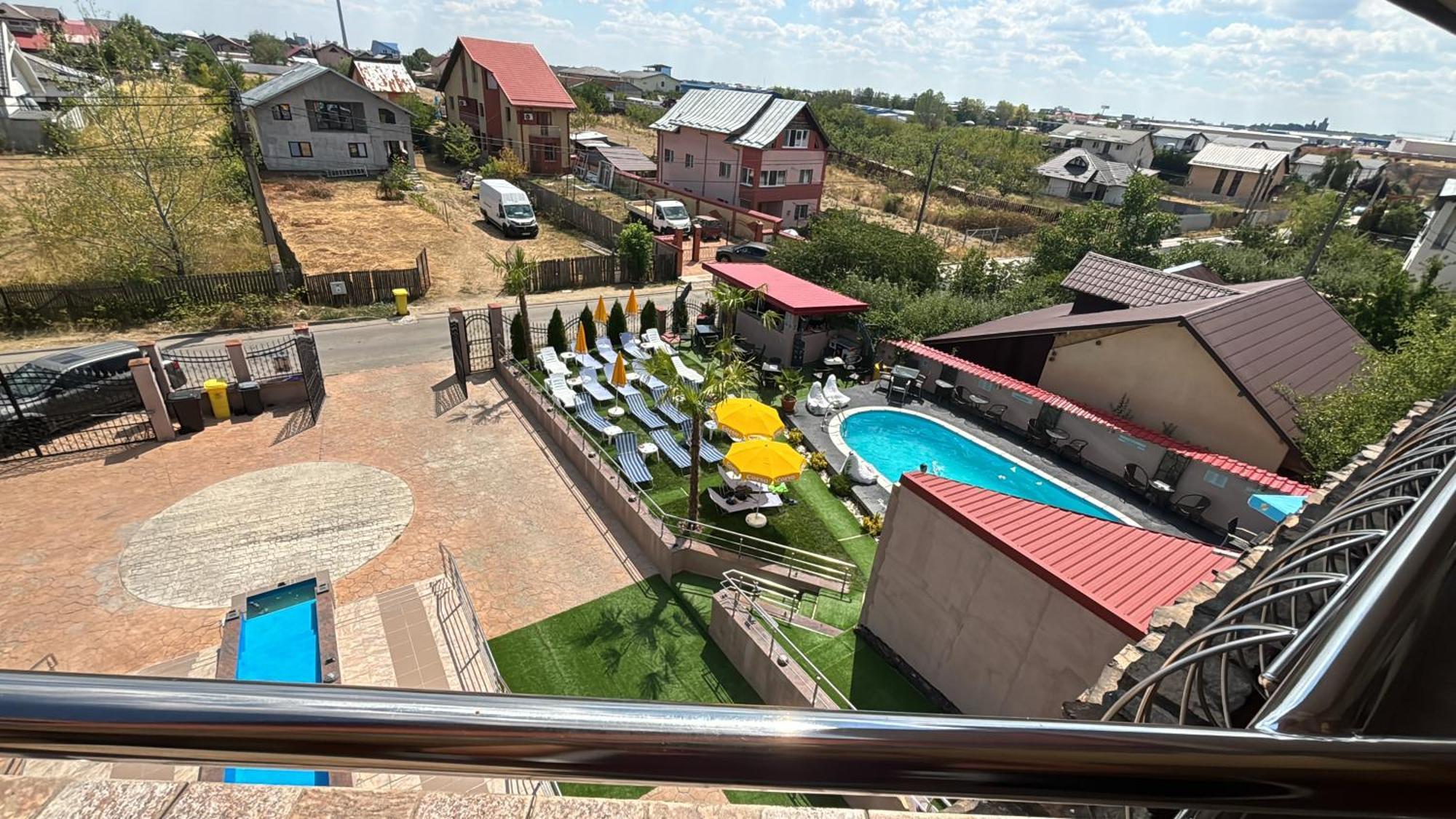 Hypnotic Villa Piteşti Esterno foto