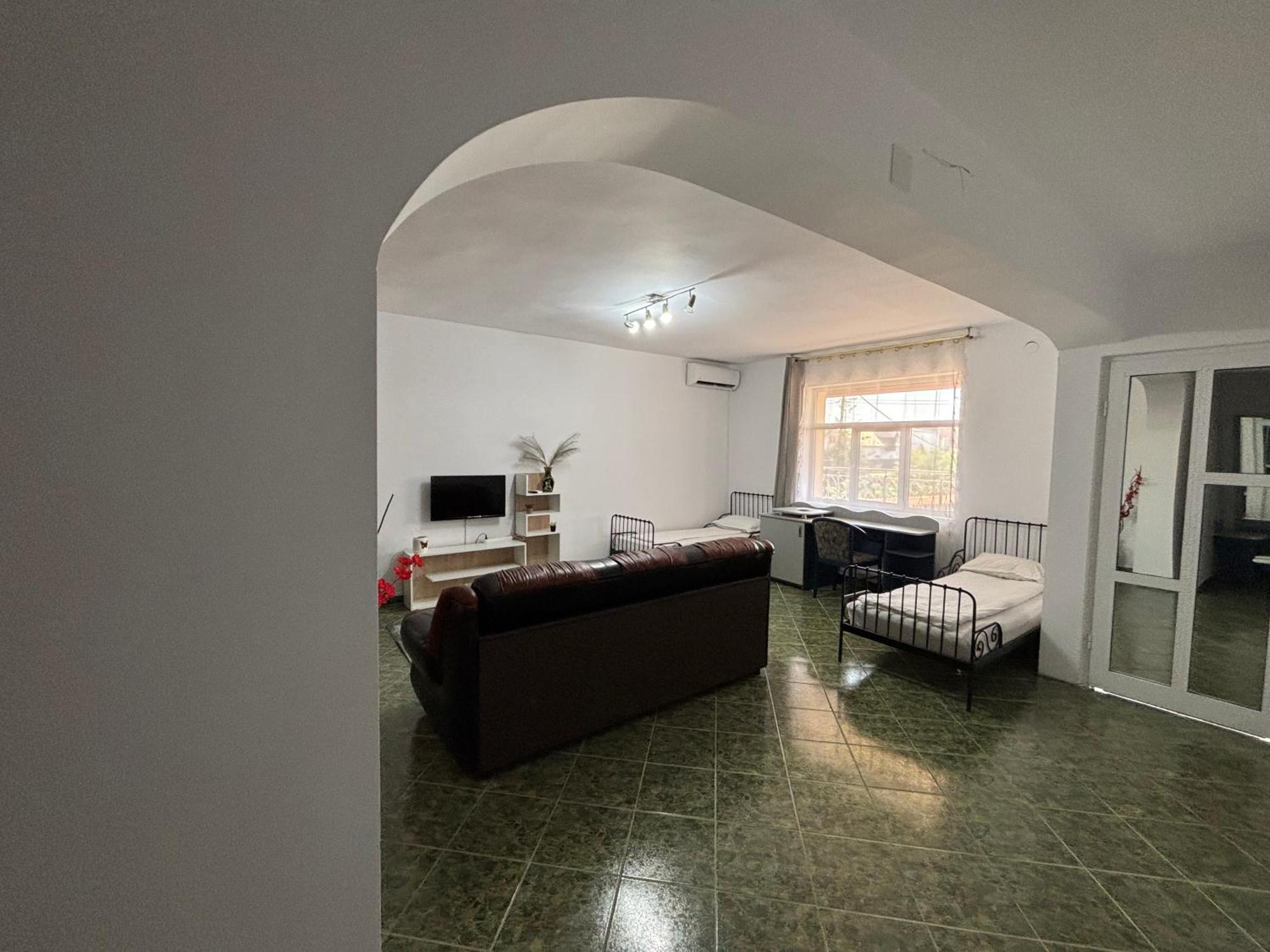 Hypnotic Villa Piteşti Esterno foto