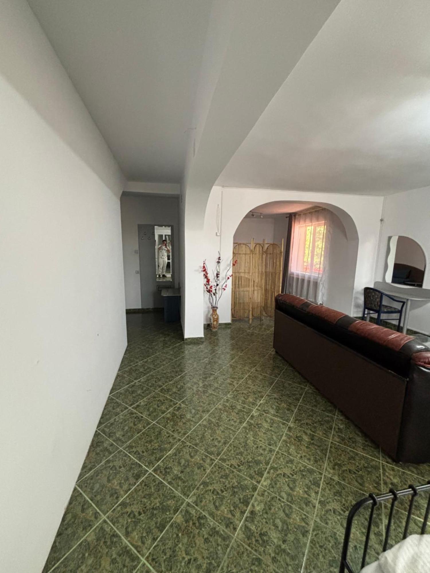 Hypnotic Villa Piteşti Esterno foto